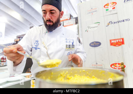 Italienischen Küchenchef Carnaroli Reis. Gastrocanarias Messe 2018. Stockfoto