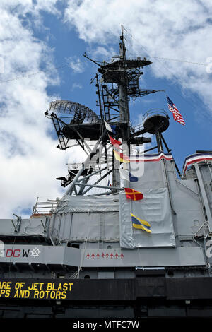 Insel auf der USS Midway Museum, Flugzeugträger, San Diego, Kalifornien Stockfoto