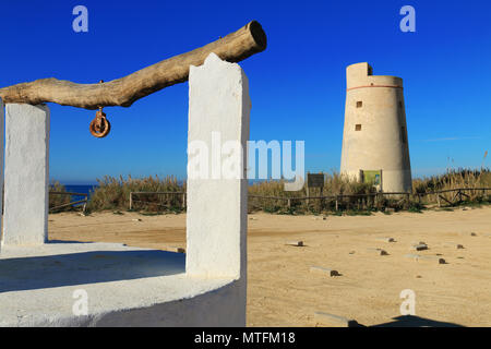 Wachturm der El Palmar Strand, Spanien Stockfoto
