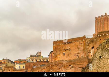 Low Angle Außenansicht des Trajan markt Gebäude, Rom, Italien Stockfoto