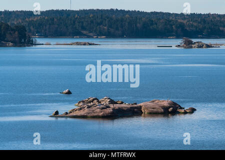 Schären in der Ostsee in der Nähe von Turku Stadt. Finnland Stockfoto