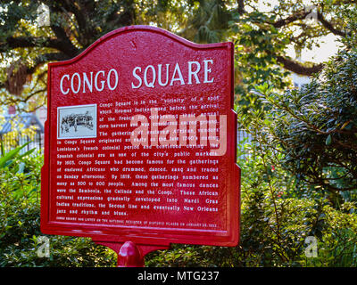 New Orleans, LA - 19.09.24, 2017: Marker im Kongo Square beschreibt die Geschichte des Ortes. Stockfoto