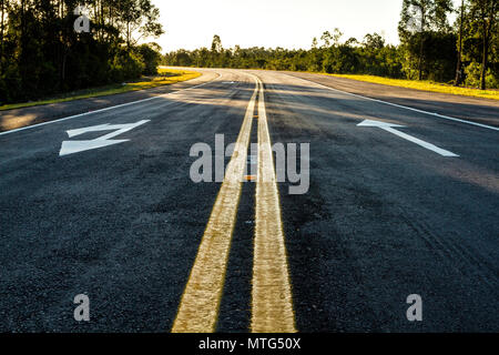 Straße in die neue Air Terminal von Hercilio Luz International Airport. Florianopolis, Santa Catarina, Brasilien. Stockfoto