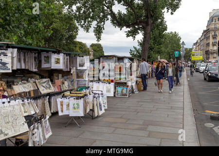 Paris, Frankreich, 22. Juli 2017: Malerei und buchen Sie Stände entlang der Seine. Stockfoto