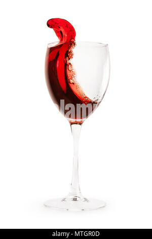 Rotwein splash in Glas. Auf weißen, Beschneidungspfade getrennt ausgewiesen Stockfoto