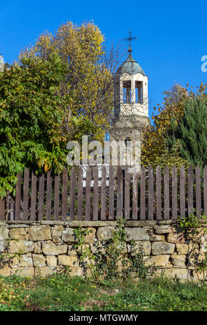 Kirchturm der Kirche des Hl. Propheten Elias in Dorf Bozhentsi, Gabrovo, Bulgarien Stockfoto