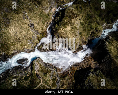 Luftaufnahme Wasserfall, Engelberg Schweiz drone Stockfoto