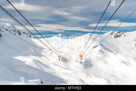 Skilift in Arosa, Schweiz blue sky Winter Stockfoto