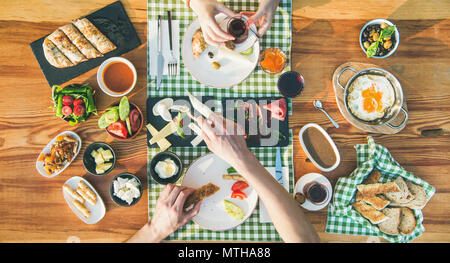 Paar türkisches Frühstück Stockfoto