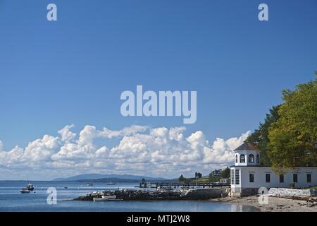 Castine, Maine, USA: Blick auf den Hafen von Castine, der Hauptstadt von Acadia von 1670 bis 1674. Stockfoto