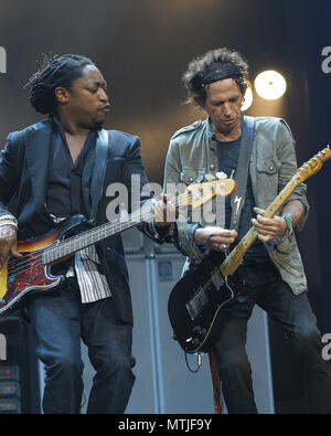 ATLANTA, GA - 15 Oktober: Darryl Jones und Keith Richards von den Rolling Stones an der Philips Arena in Atlanta, Georgia am 15. Oktober 2005 auszuführen. (Chris McKay/MediaPunch) Stockfoto