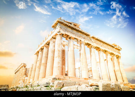 Parthenon Tempel über sunrise Himmel Hintergrund, Akropolis, Athen Griechenland, getönt Stockfoto