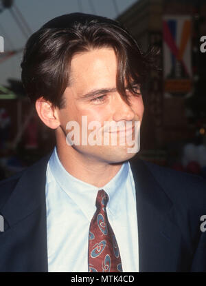 HOLLYWOOD, CA - 20. Juni: Schauspieler Billy Campbell besucht "Rocketeer" Hollywood Premiere in Verbindung mit der El Capitan Theatre Ribbon-Cutting Wiedereröffnung Zeremonie am 20. Juni 1991 im El Capitan Theatre in Hollywood, Kalifornien. Foto von Barry King/Alamy Stock Foto Stockfoto