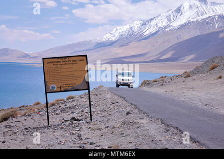 Pangong See und die umliegende Landschaft Stockfoto