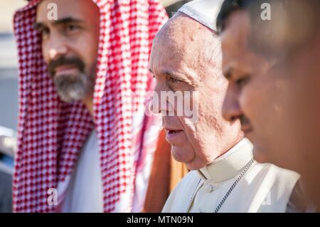 JERUSALEM - Mai 2014: Papst Franziskus Besuch der Tempelberg und die muslimische Kleriker und katholische Kardinäle, der jordanische Prinz Ghazi, Chief advis Stockfoto