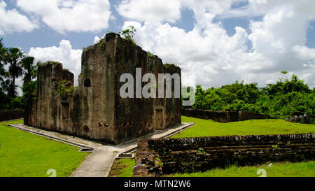 Ruinen von Zeeland fort auf der Insel im Delta Essequibo in Guyana. Stockfoto