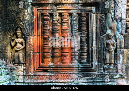 Bunte antient Reliefs von Banteay Kdei Tempel in Angkor Wat, Kambodscha Stockfoto