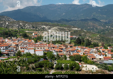 Omodos Dorf im Troodos Gebirge Zyperns. Stockfoto