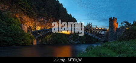 Dämmerung im Craigellachie Brücke in Speyside, Moray, Schottland, Vereinigtes Königreich Stockfoto