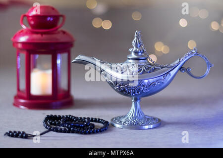 Laternen und Alten Ägypten Aladins Wunderlampe für Ramadan Kareem/Eid al-Fitr Mubarak Stockfoto