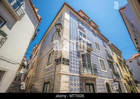 Fliesen- Gebäude in Lissabon Stockfoto