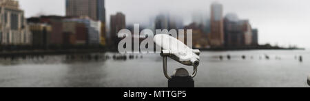 Sucher mit Blick auf Lower Manhattan abgedeckt im Nebel Stockfoto