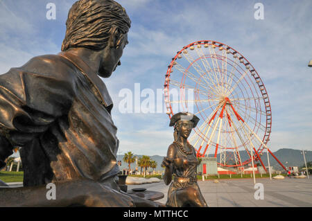 Riesenrad im Park der Wunder auf dem Damm. Batumi, Georgien Stockfoto