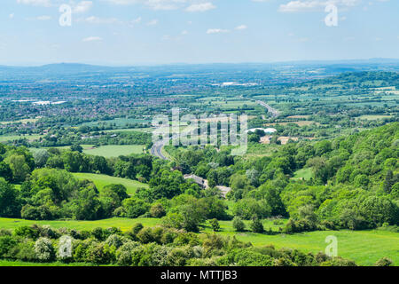 Blick auf crickley Hill und Severn Vale von Barrow Wake Sicht, in der Nähe von Birdlip, Gloucestershire, UK; England Stockfoto