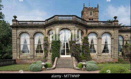 Weston-unter-Eidechse, England, 29, Mai, 2018. Weston Park stattliches Haus. Der südliche Teil der Orangerie Stockfoto