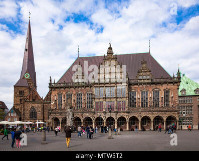 Rathaus am Marktplatz und die Kirche Unser Lieben Frauen, Bremen, Deutschland. Rathaus am Marktplatz und Unser Lieben Frauen Kirche, Bremen, Deut Stockfoto