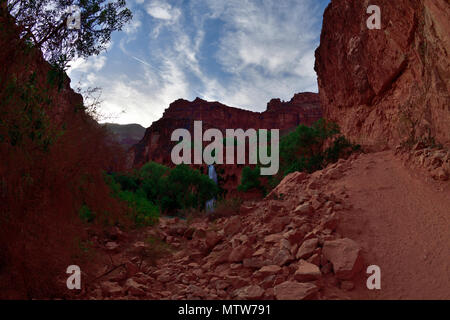 Havasu Fall an der Havasupai Campingplatz Eingang Stockfoto