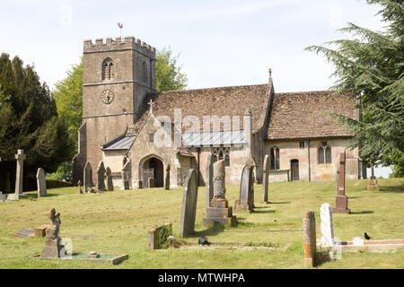 Dorf Pfarrkirche St. Johannes der Täufer, Chirton, Vale von Pewsey, Wiltshire, England, Großbritannien Stockfoto