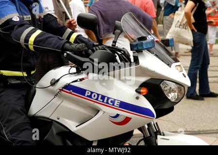 Darstellung der Polizei, Sicherheitskräften, der städtischen Polizei und ein Motorrad, Polizei Fahrzeug, der nationalen Polizei Lkw, Biker, Sicherheitskräfte. Stockfoto