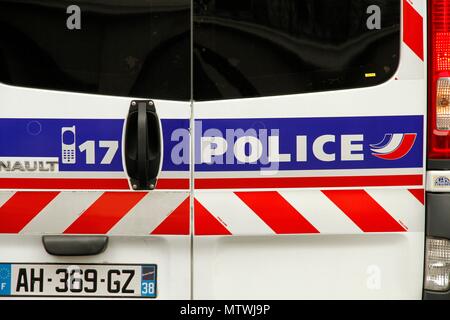 Darstellung der Polizei, Sicherheitskräften, der städtischen Polizei und ein Motorrad, Polizei Fahrzeug, der nationalen Polizei Lkw, Biker, Sicherheitskräfte. Stockfoto