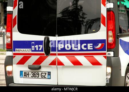 Darstellung der Polizei, Sicherheitskräften, der städtischen Polizei und ein Motorrad, Polizei Fahrzeug, der nationalen Polizei Lkw, Biker, Sicherheitskräfte. Stockfoto