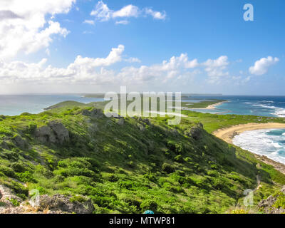 Spektakuläre Aussicht vom Castle Point auf Colibris Punkt und liegt an der äußersten Osten auf dem Festland 11 Km von Saint-Francois in Guadeloupe, Grande Terre, Karibik. Stockfoto