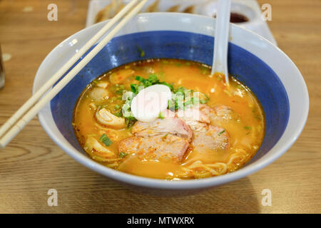 Ramen Nudeln Schweinefleisch. Bereit für Essen Stockfoto