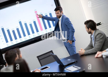 Bild der geschäftlichen Tagung im Konferenzraum Stockfoto