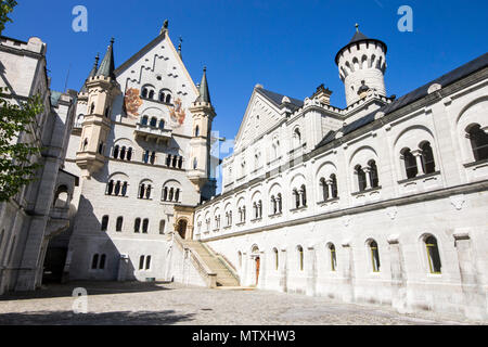 Schloss Neuschwanstein (New Swanstone Schloss), eine aus dem 19. Jahrhundert im neuromanischen Stil Palace im Auftrag von Ludwig II. von Bayern in der Nähe von Füssen, Deutschland Stockfoto