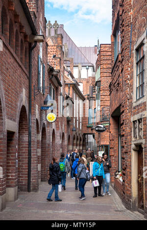 Die Boettcherstreet im alten Teil der Stadt, der Architekt Bernhard Hoetger, Bremen, Deutschland. Böttcherstraße in der Altstadt, Architekt Bernhard Ho Stockfoto