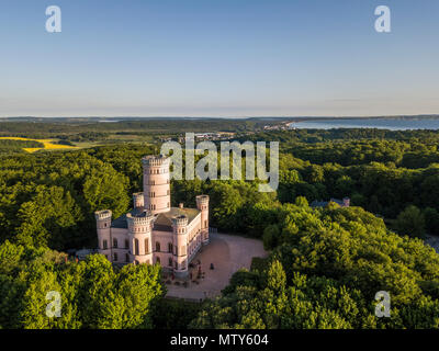 Luftaufnahme von Jagdschloss Granitz auf der Insel Rügen Stockfoto