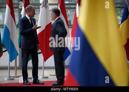 Brüssel, Belgien. 31. Mai 2018. Donald Tusk, der Präsident des Europäischen Rates begrüßt der Präsident der Republik Kolumbien Juan Manuel Santos auf Europäischer Rat Sitz. Alexandros Michailidis/Alamy leben Nachrichten Stockfoto