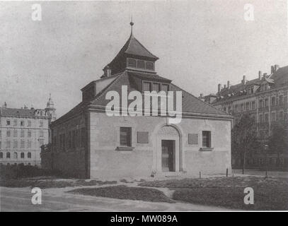 . Deutsch: Das Volksbrausebad II in der Südstraße. Heutige "Südbrause" in der Karl-Liebknecht-Straße. um 1910. Atelier Hermann Walter Bernhard Müller († 1930) Karl Walter (* 7. Juni 1874; † 11. Oktober 1940) 572 Staedtisches Volksbrausebad II Leipzig um 1910 Stockfoto