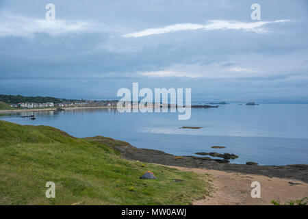 Europa, Großbritannien, ENGLAND, SCHOTTLAND, East Lothian, North Berwick, Zelt entlang der Küste Stockfoto