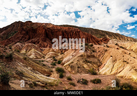 Panorama der Skazka aka Fairytale Canyon, Issyk-Kul, Kirgistan Stockfoto