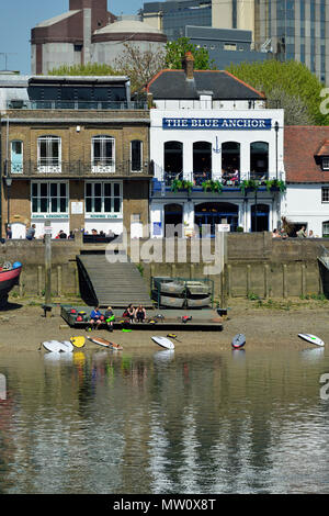 Riverfront Hammersmith, London, Vereinigtes Königreich Stockfoto