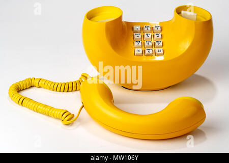 Alten Retro Telefon, Gelb, Push Button Dialer Stockfoto