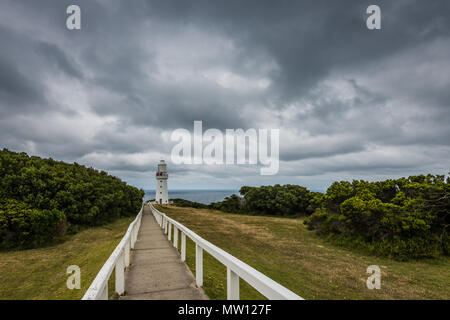 Blick auf Cape Otway Lighthouse, Australiens älteste Leuchtturm, Great Ocean Road, Victoria, Australien Stockfoto