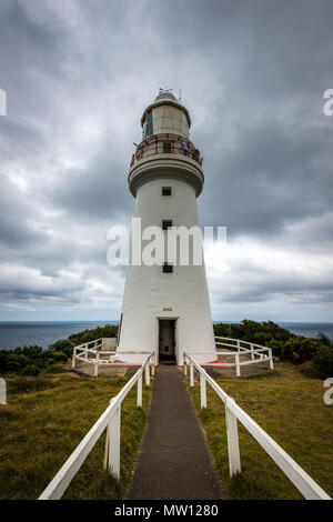 Blick auf Cape Otway Lighthouse, Australiens älteste Leuchtturm, Great Ocean Road, Victoria, Australien Stockfoto