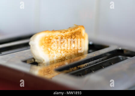Toast im Toaster Stockfoto
